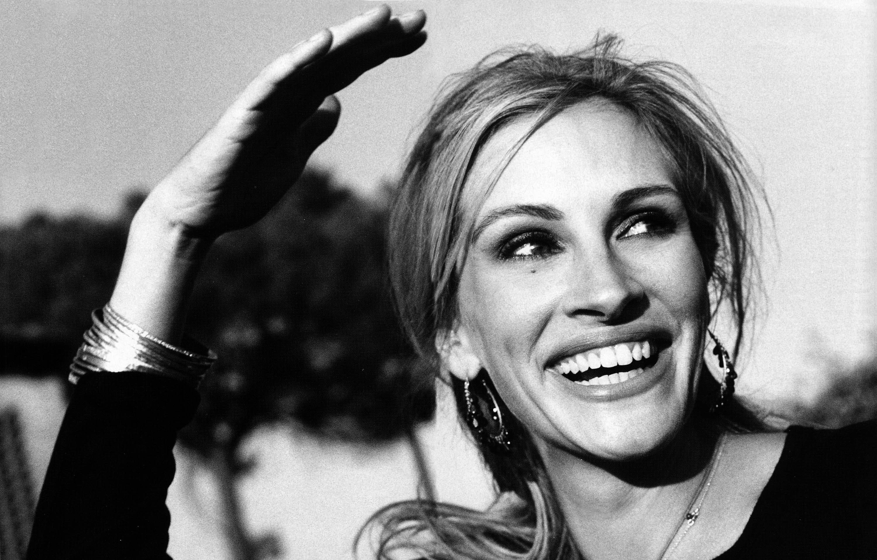 Julia Roberts, monochrome, black and white portrait, 2K Desktop Wallpaper