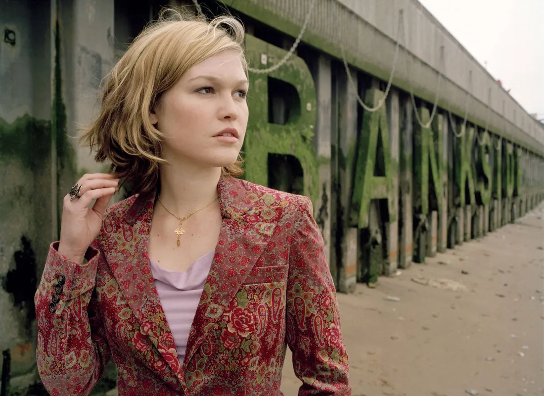 Julia Stiles