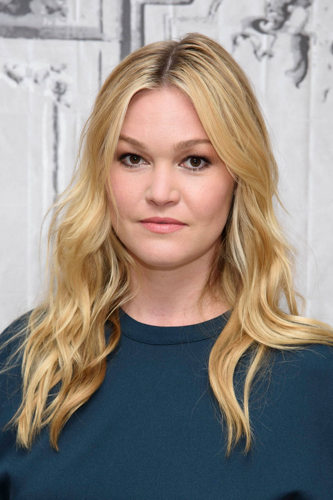 Julia Stiles, blonde actress, wavy blonde hair, HD Phone Wallpaper