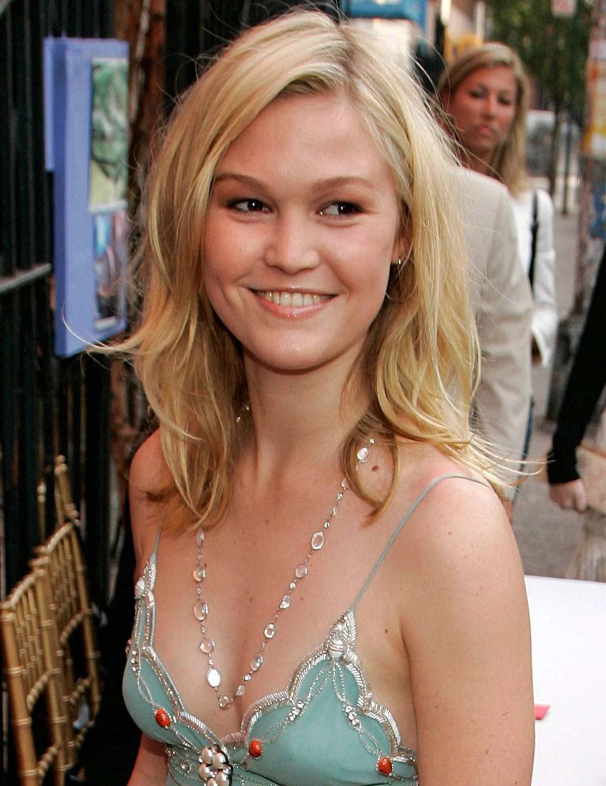 Julia Stiles, blonde, light blue beaded dress, HD Phone Wallpaper
