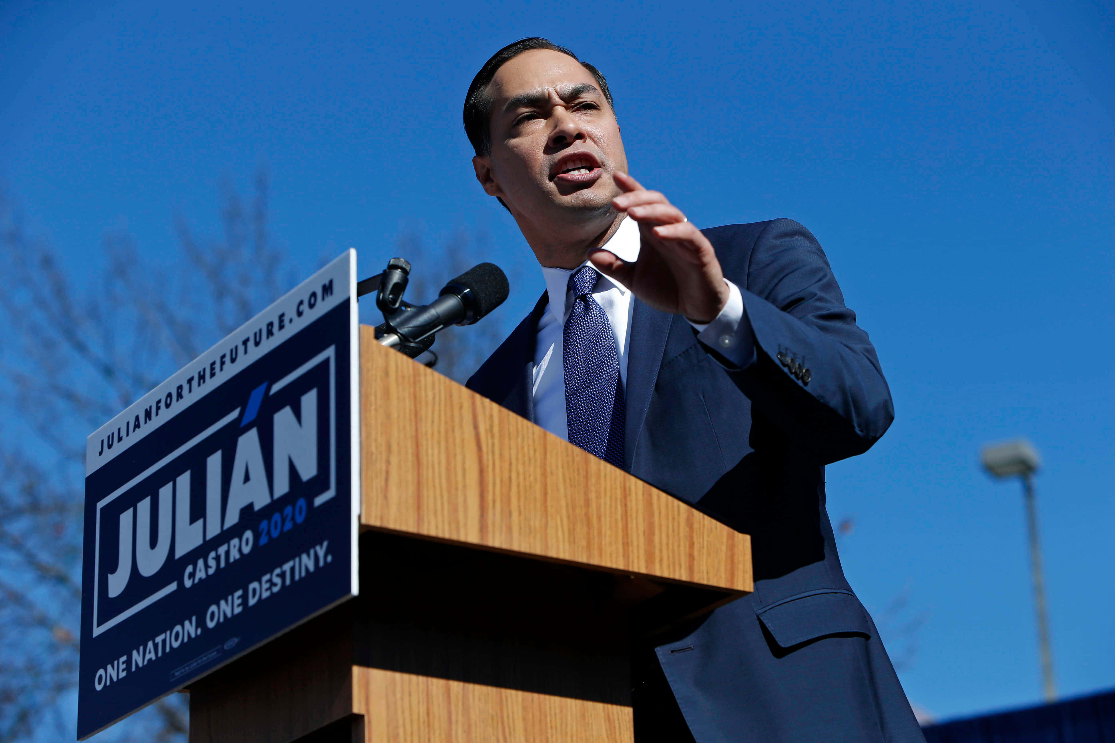 Julian Castro, 2020 presidential stint, campaign podium, 4K Desktop Wallpaper