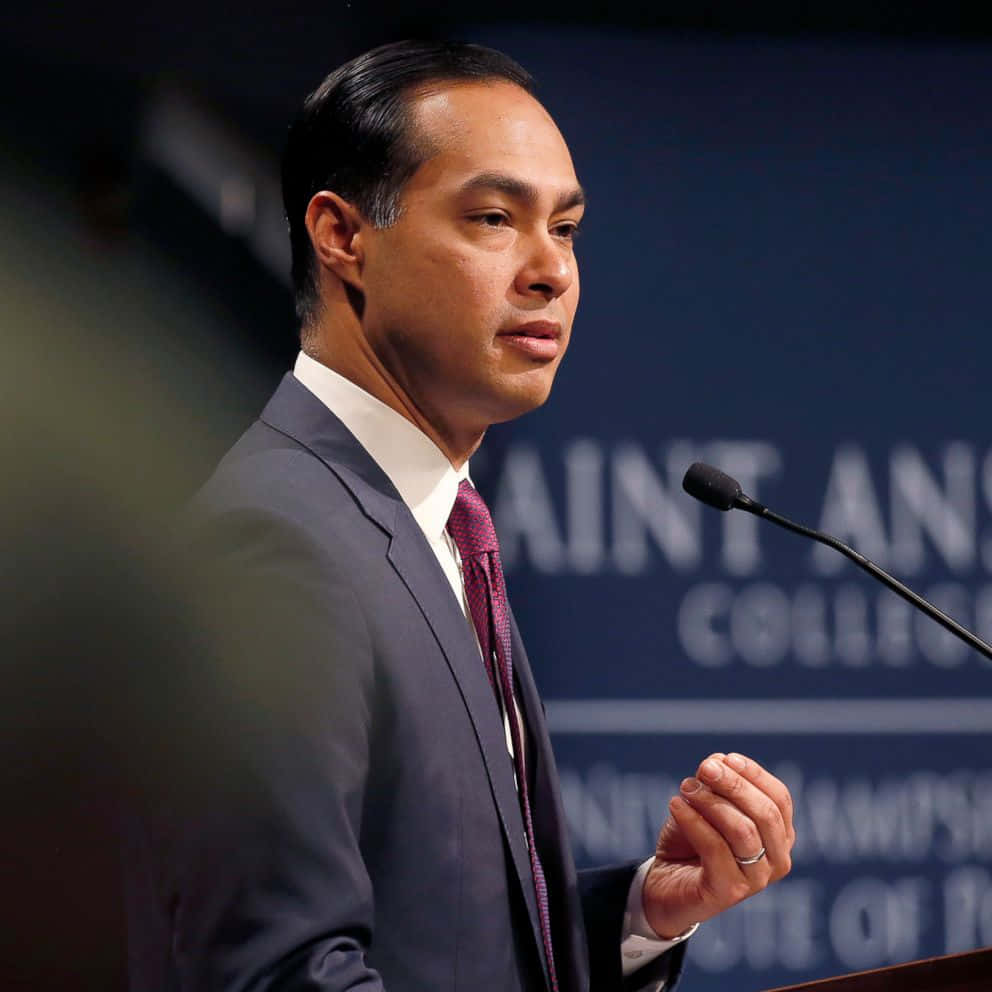 Julian Castro, suit and tie, podium, SD Desktop Wallpaper