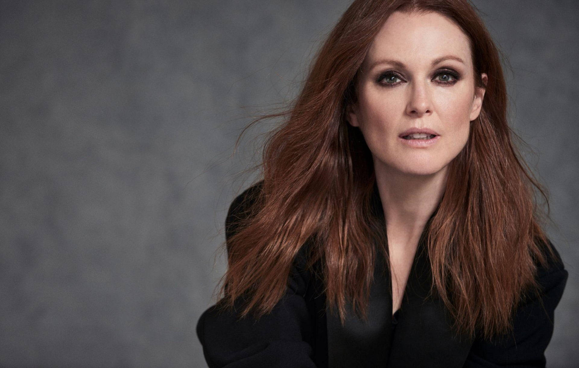 Julianne Moore, auburn hair, black top, Full HD Desktop Wallpaper