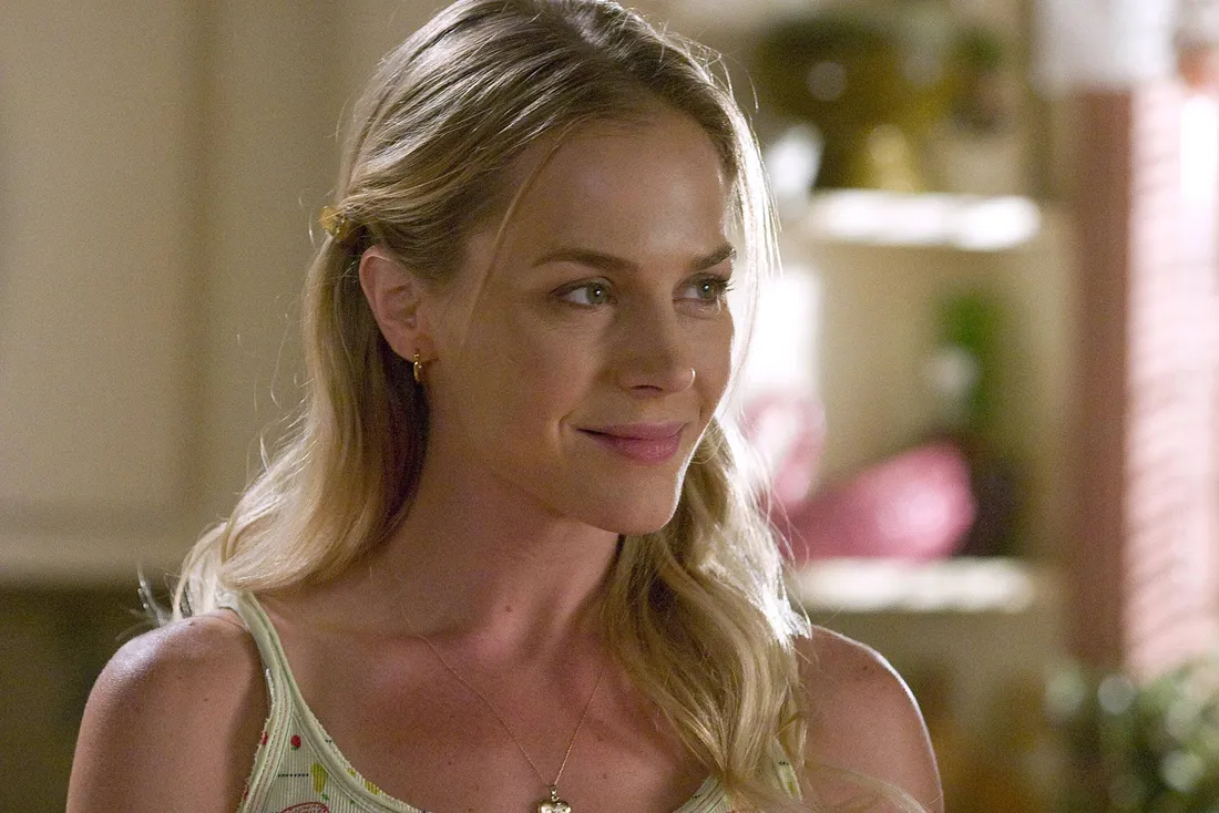 Julie Benz