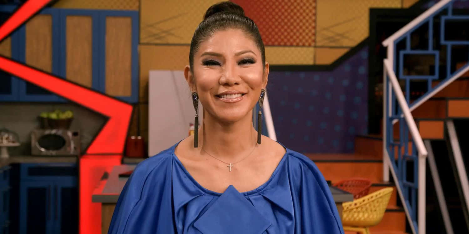 Julie Chen, royal blue blouse, colorful geometric set, HD Desktop Wallpaper