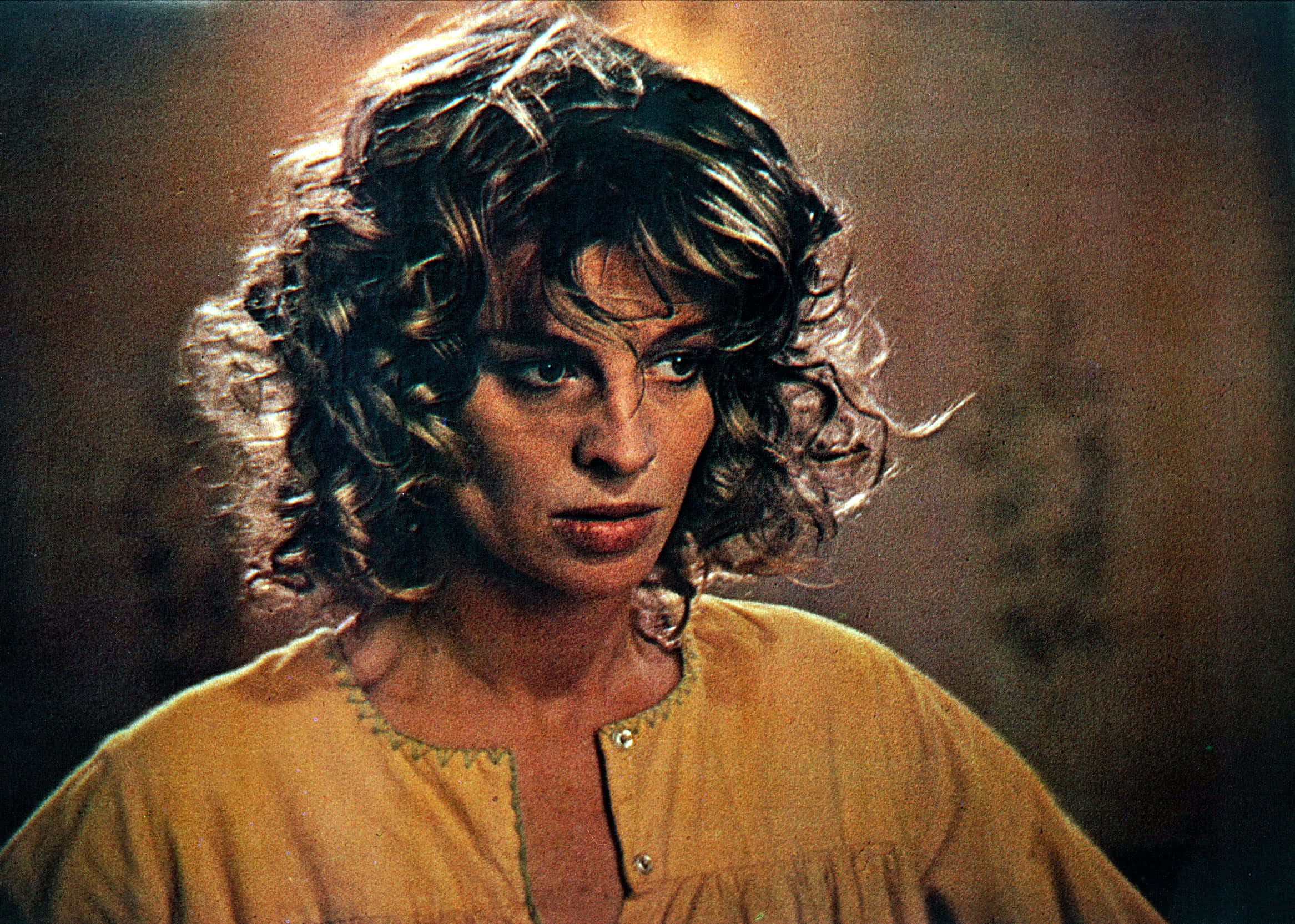 Julie Christie, yellow blouse, curly hair, Full HD Desktop Wallpaper