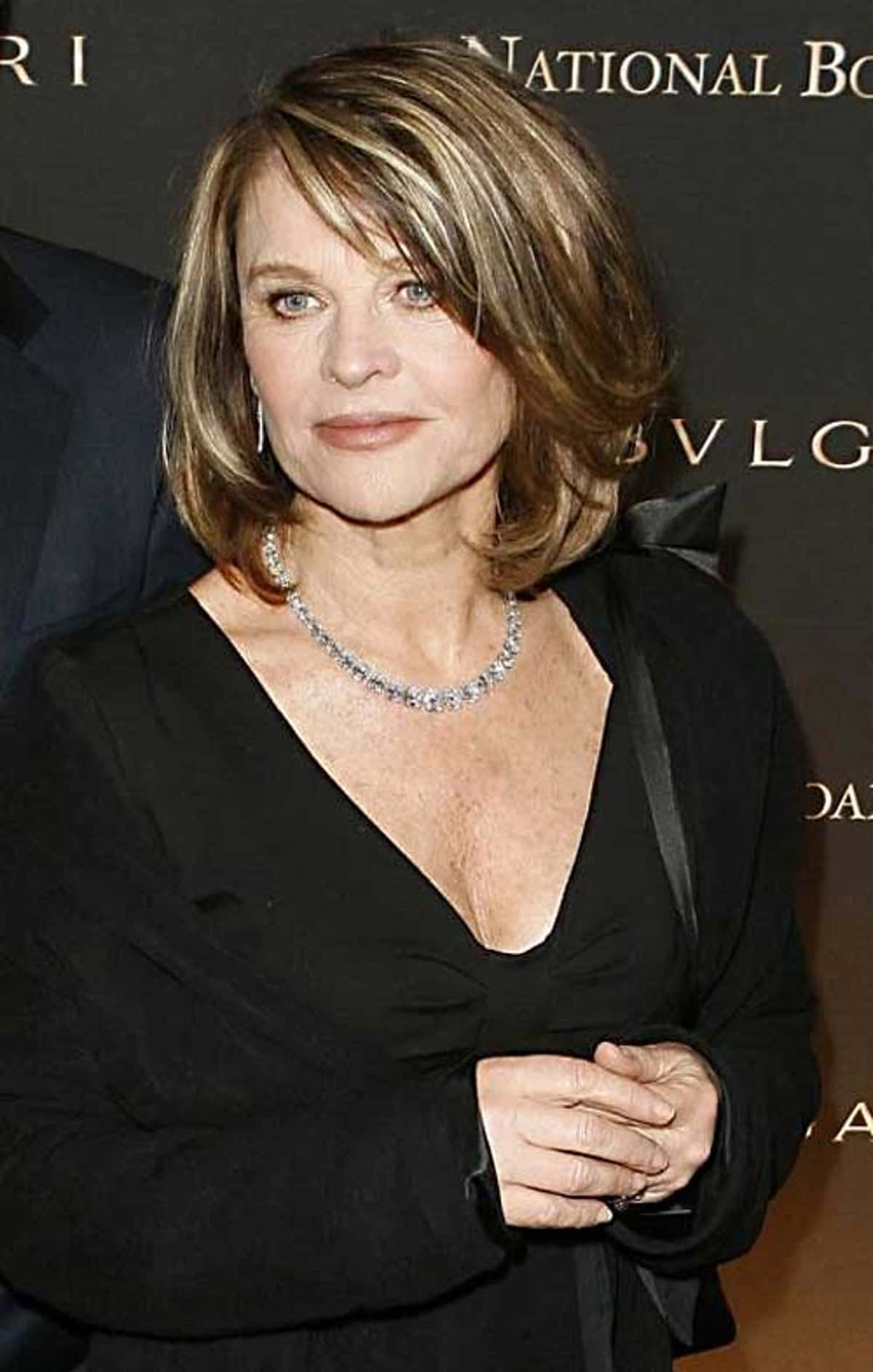 Julie Christie, black dress, diamond necklace, HD Phone Wallpaper