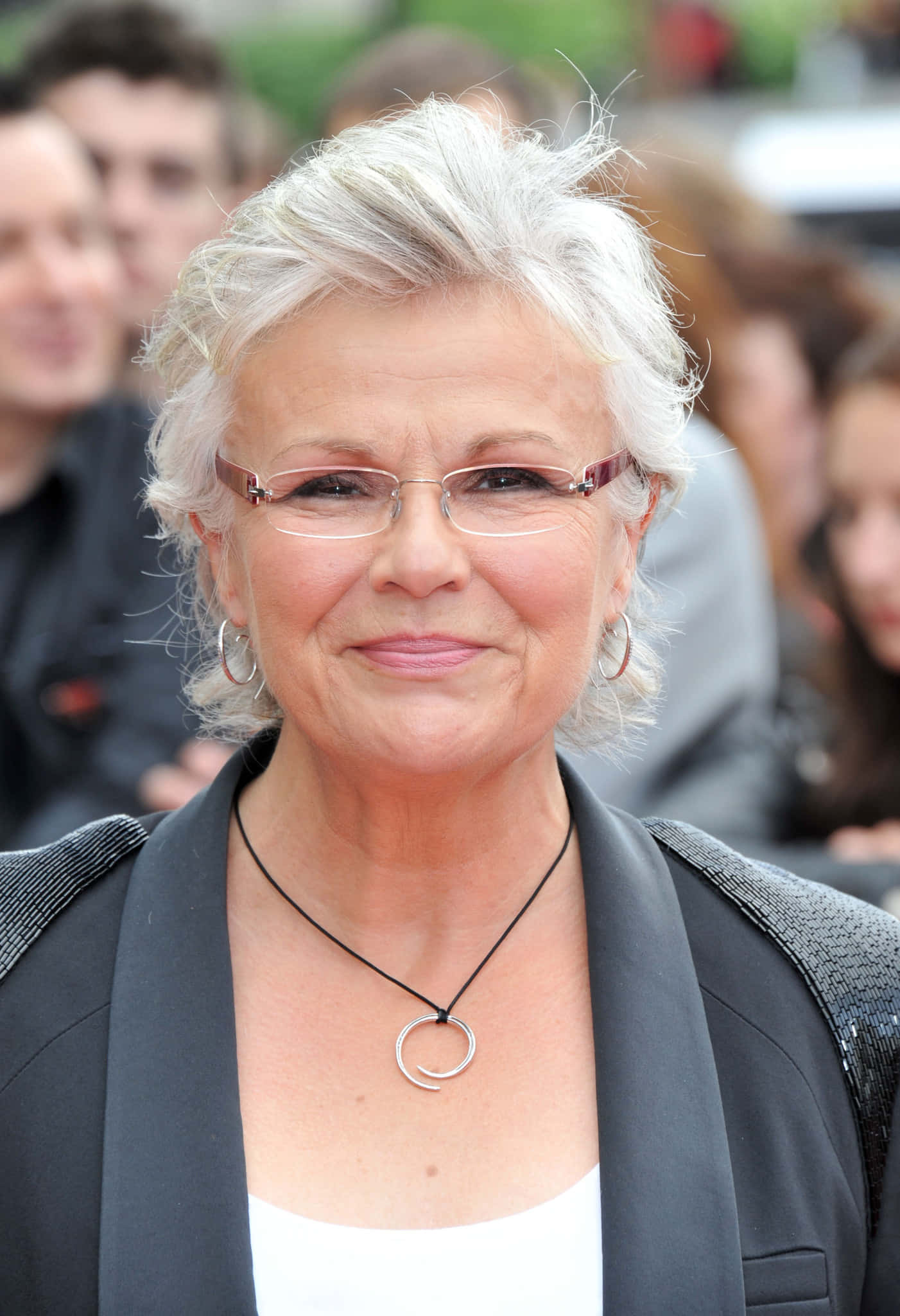 Julie Walters, silver hair, glasses, Full HD Phone Wallpaper