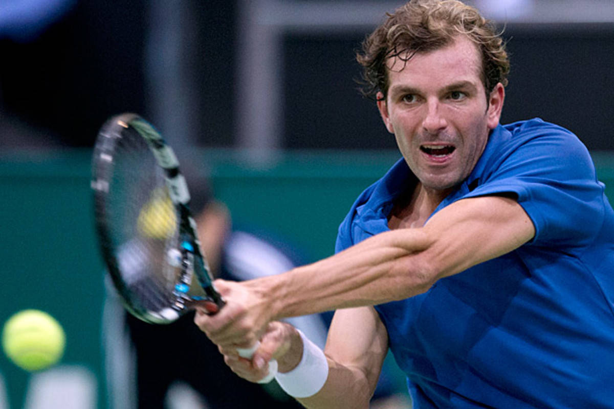 Julien Benneteau, blue shirt, yellow ball, SD Desktop Wallpaper