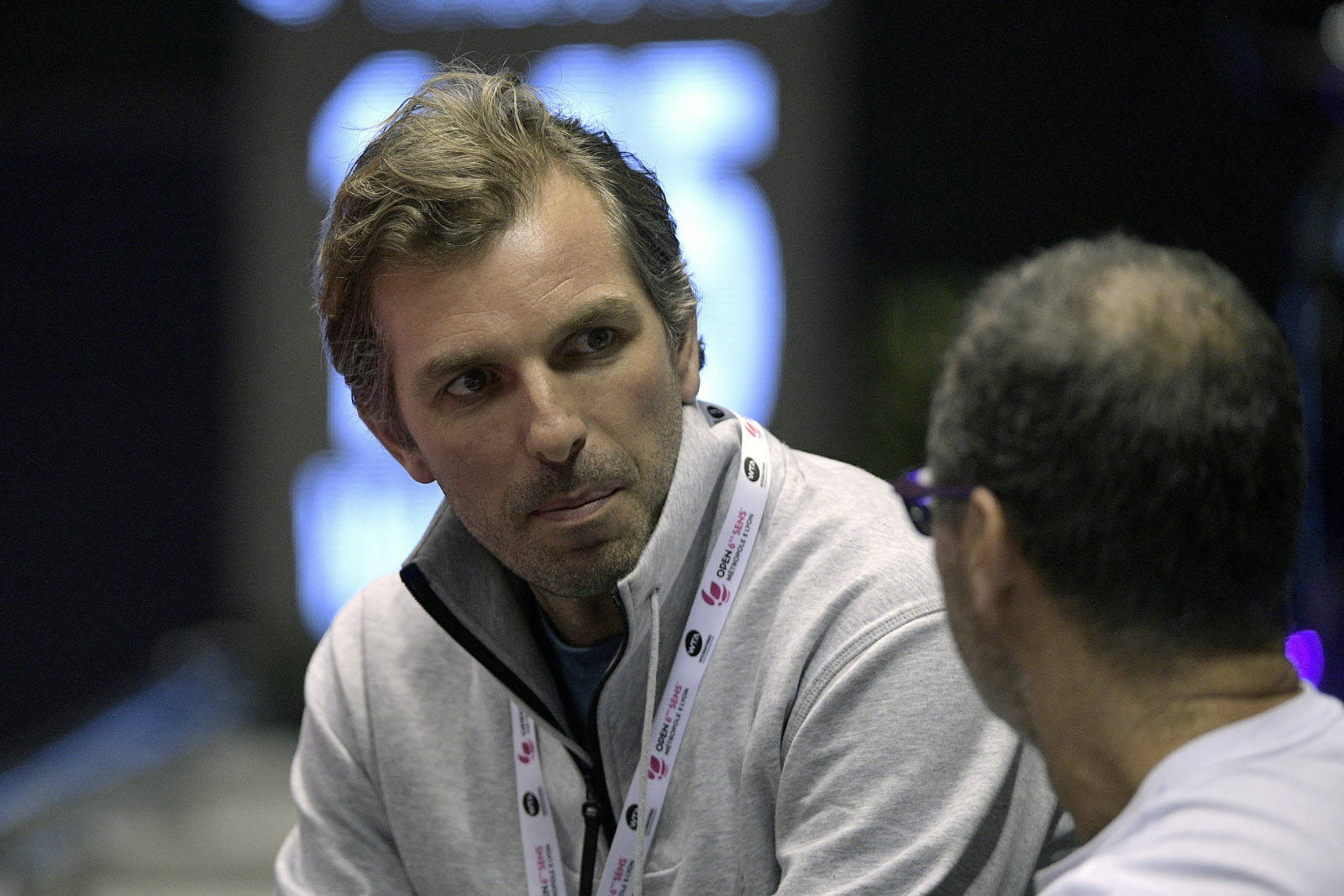 Julien Benneteau, gray zip-up hoodie, lanyard, HD Desktop Wallpaper