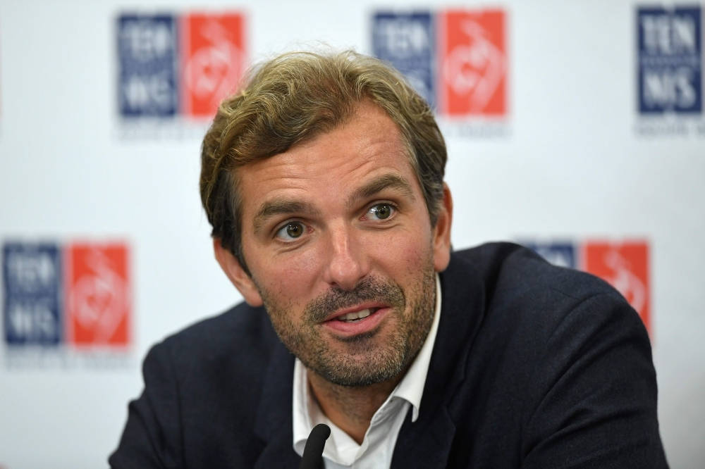 Julien Benneteau, press conference, light brown hair, SD Desktop Wallpaper