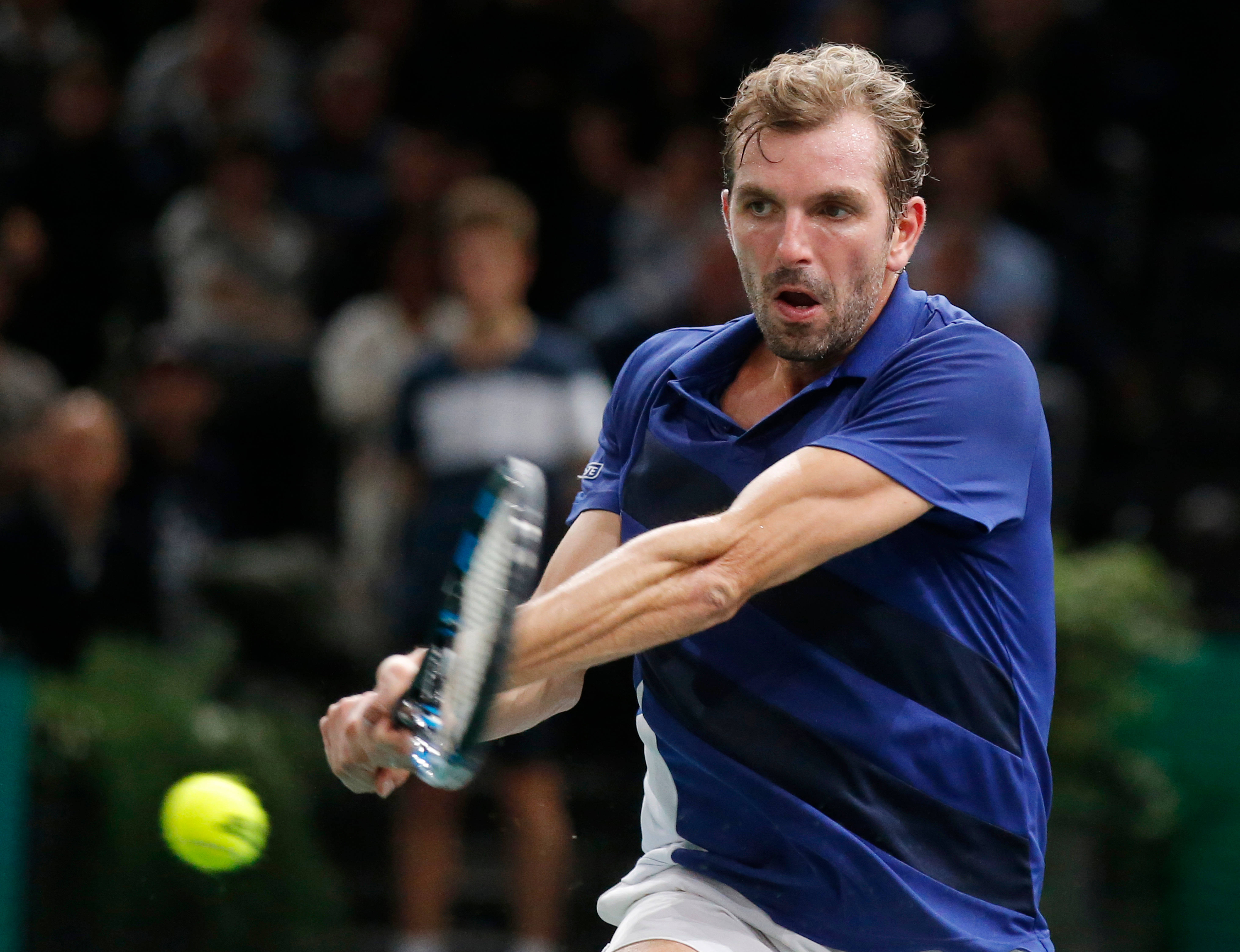Julien Benneteau, two-handed backhand groundstroke, blue shirt, 5K Desktop Wallpaper