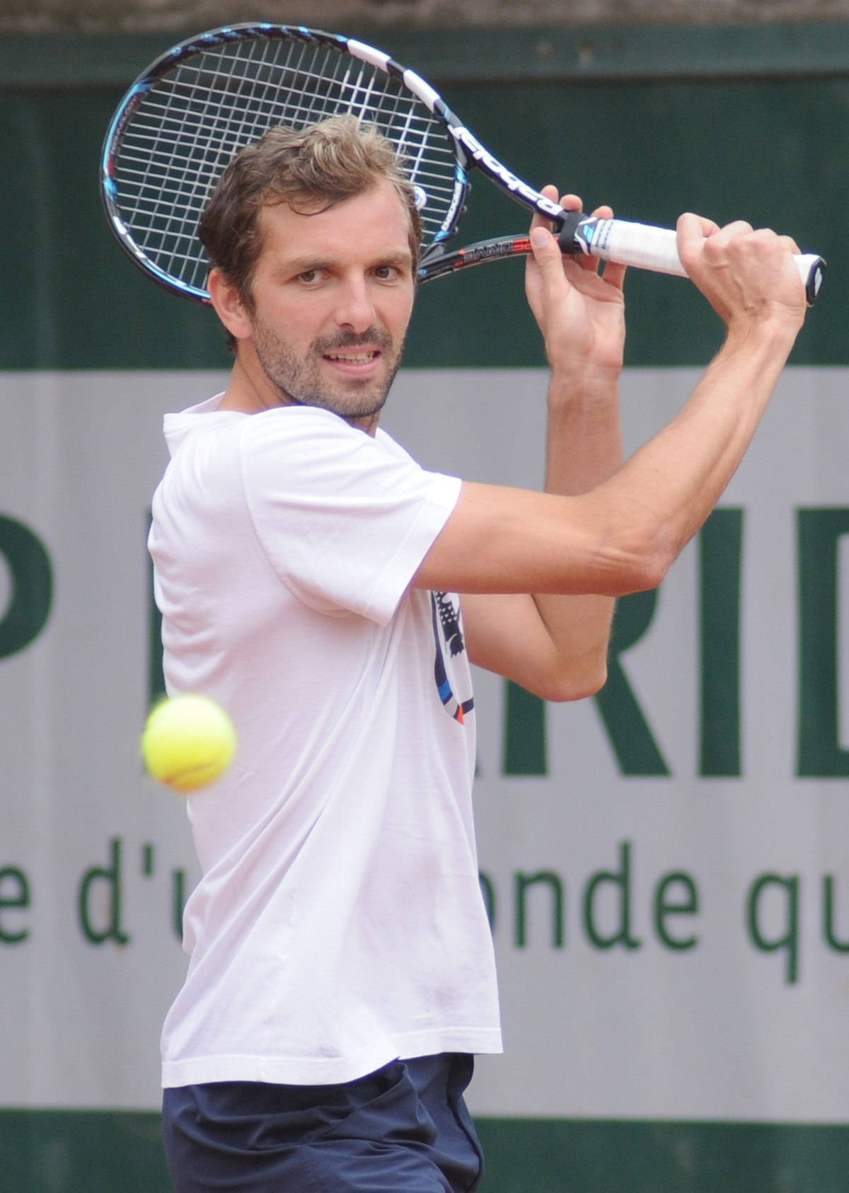 Julien Benneteau, two-handed backhand stroke, white shirt, HD Phone Wallpaper