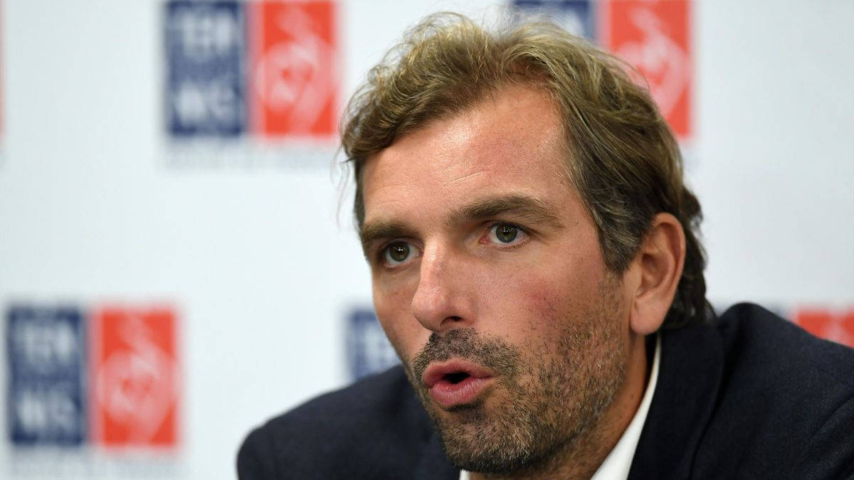 Julien Benneteau, press conference, stubble, SD Desktop Wallpaper
