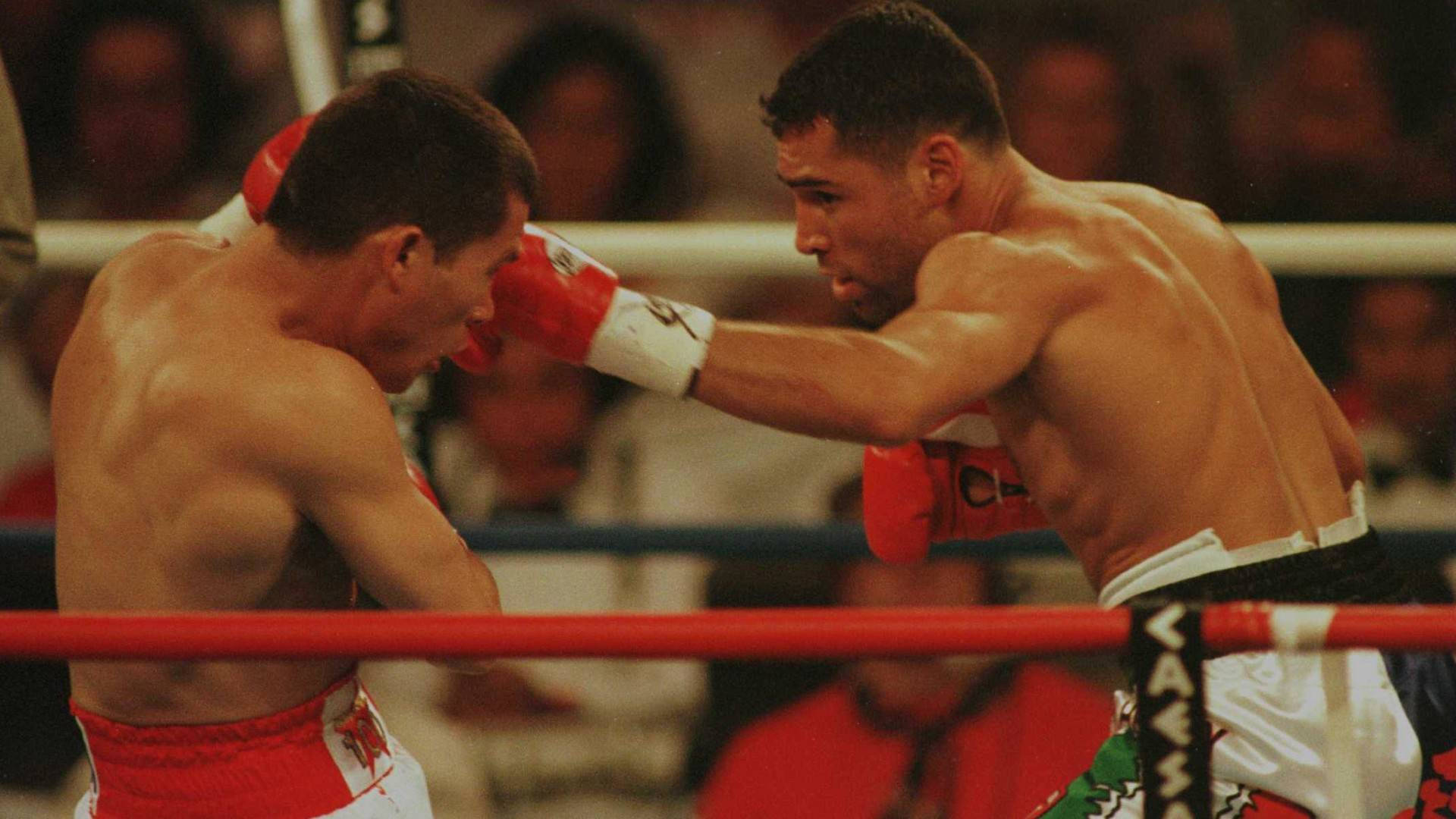 Julio Cesar Chavez, right hook, brightly lit ring, Full HD Desktop Wallpaper