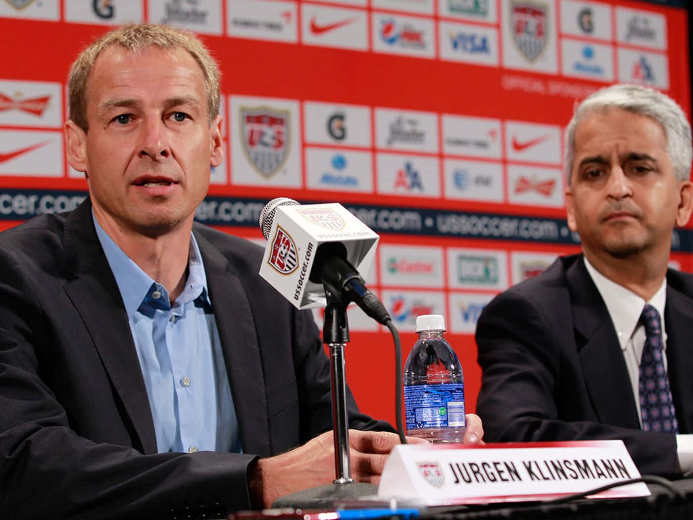 Jurgen Klinsmann, press conference, suit, HD Desktop Wallpaper