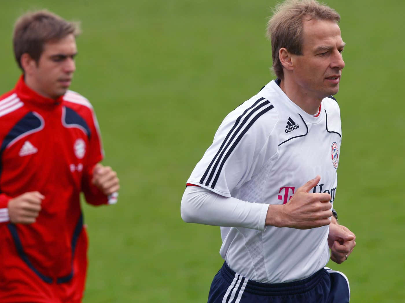 Jurgen Klinsmann, football player, vibrant green field, HD Desktop Wallpaper