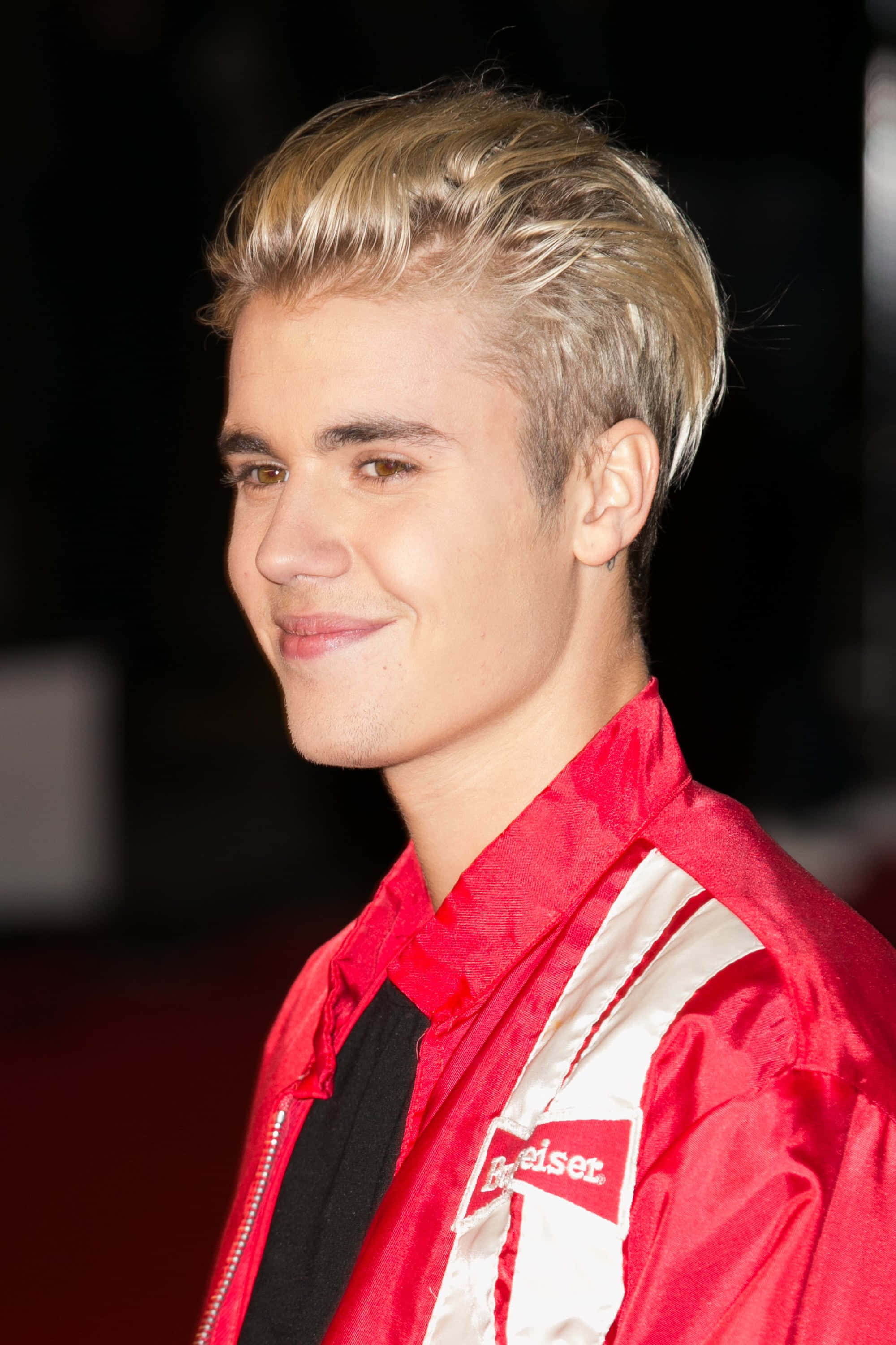 Justin Bieber, 2015, red and white track jacket, 2K Phone Wallpaper