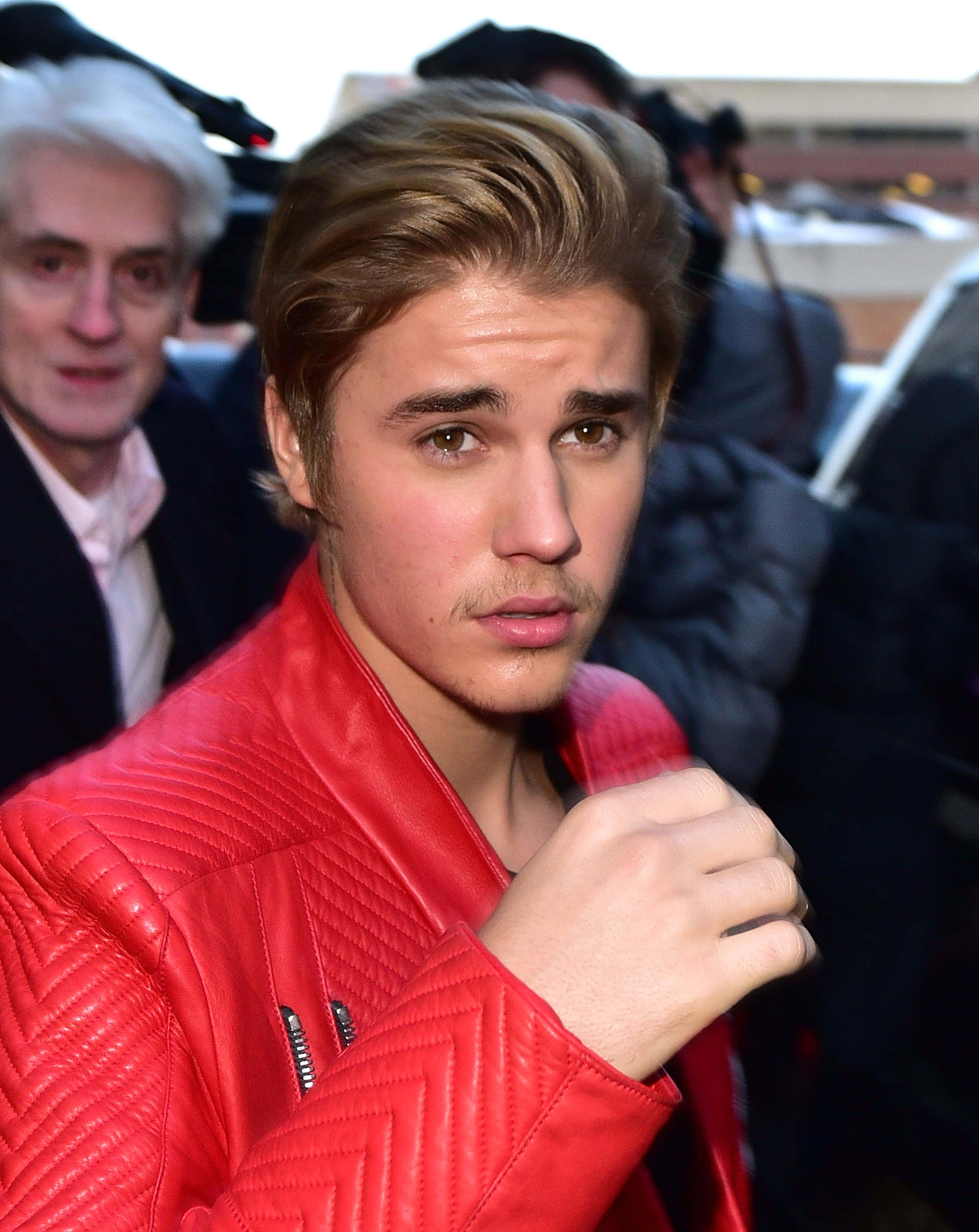 Justin Bieber 2015, bold red quilted leather jacket, paparazzi, 2K Phone Wallpaper