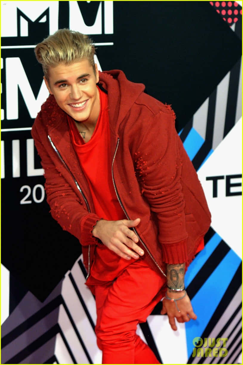 Justin Bieber, 2015, red hoodie, SD Phone Wallpaper