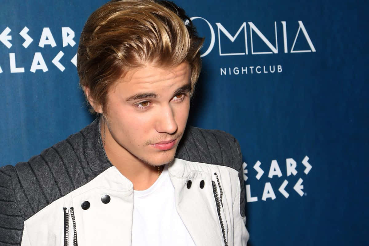 Justin Bieber, 2015, white and gray jacket, SD Desktop Wallpaper