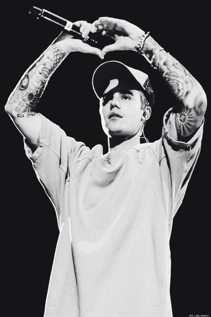Justin Bieber, heart sign, tattooed man, SD Phone Wallpaper
