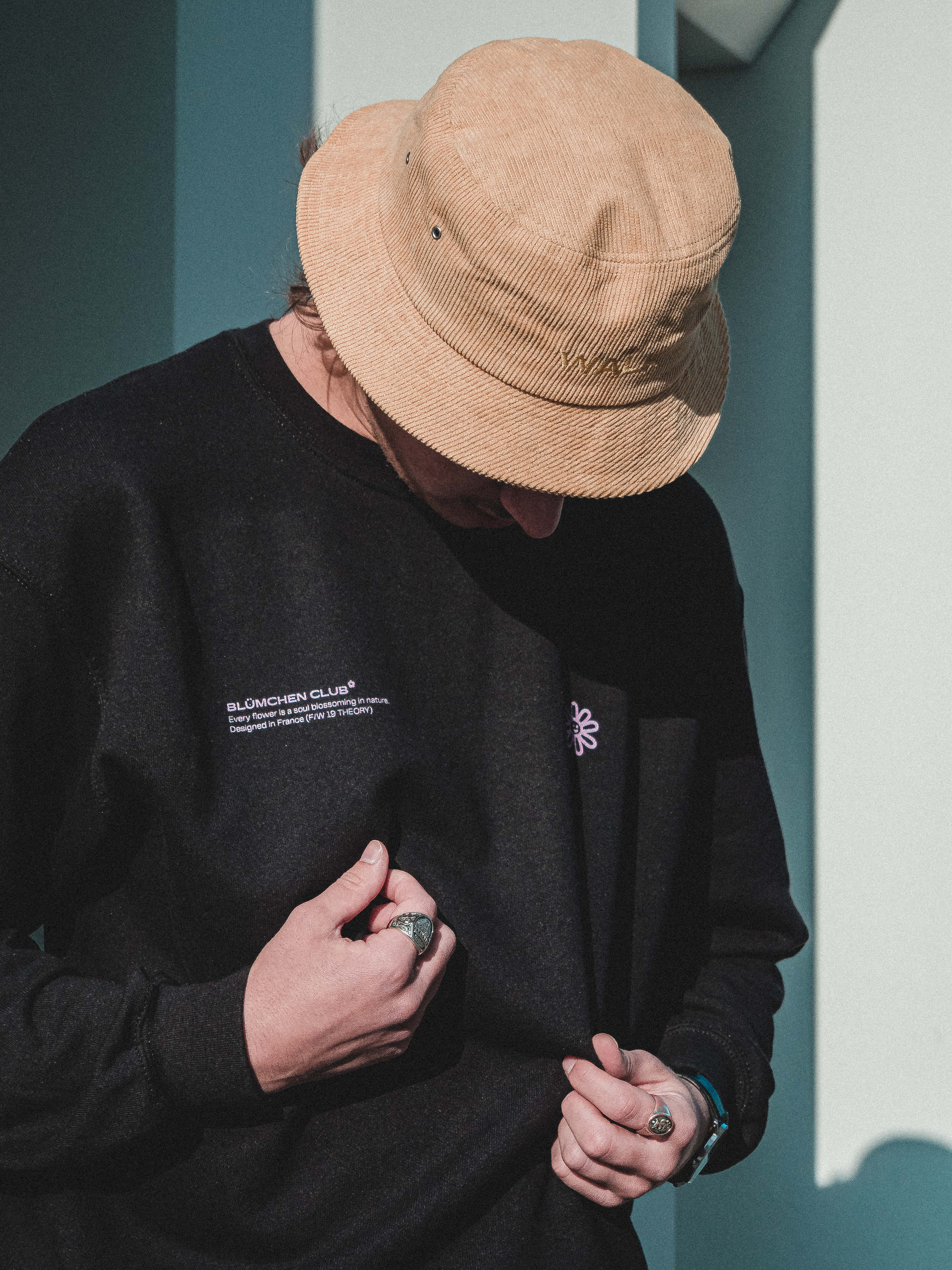Justin Bieber, beige bucket hat, black sweatshirt, 4K Phone Wallpaper