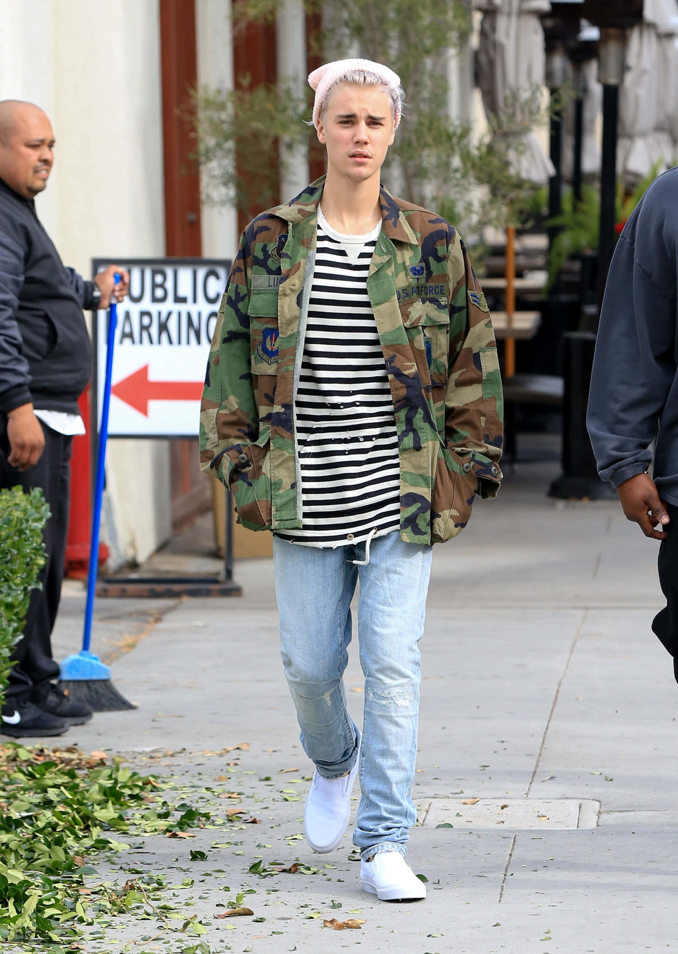 Justin Bieber, 2015, camouflage jacket, 2K Phone Wallpaper
