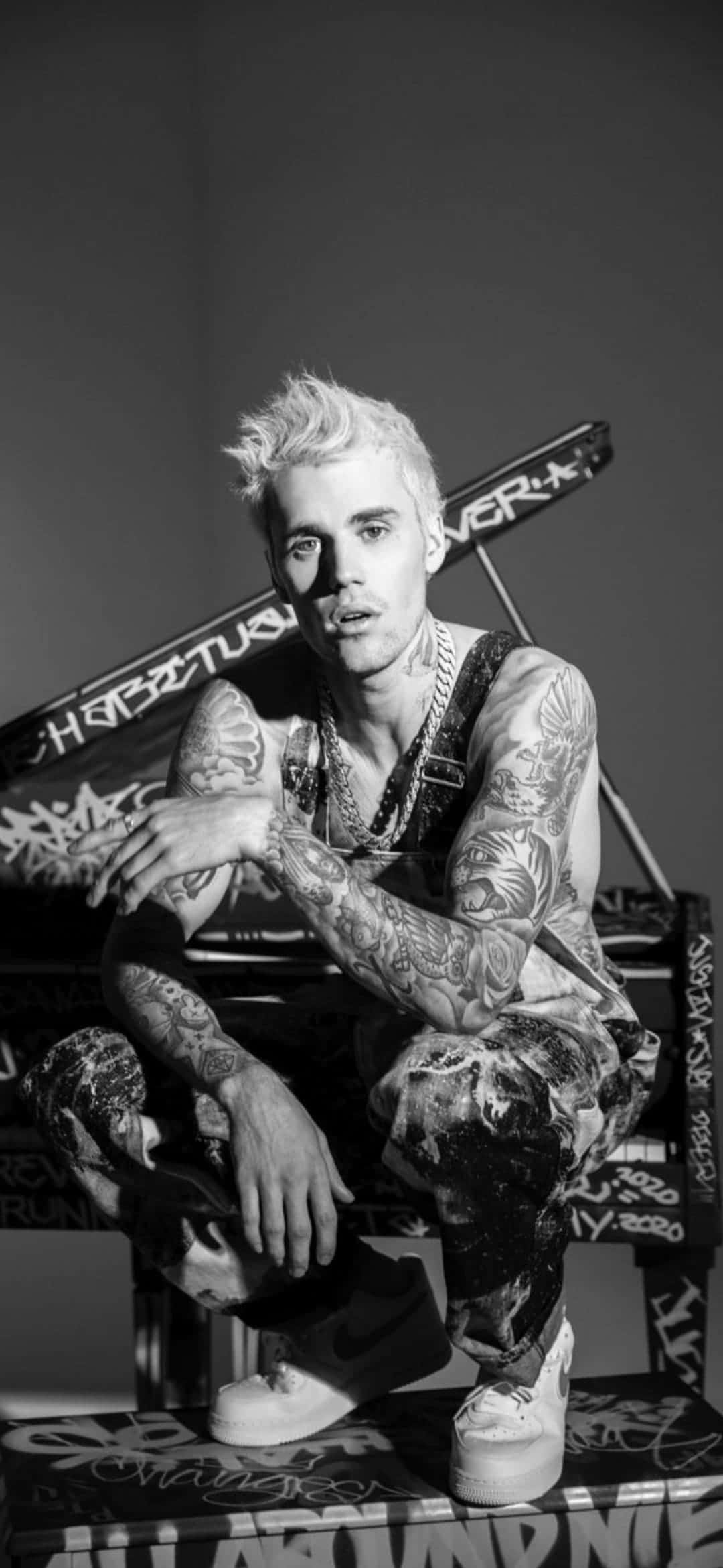 Justin Bieber, spiky hair, skateboard, Full HD Phone Wallpaper