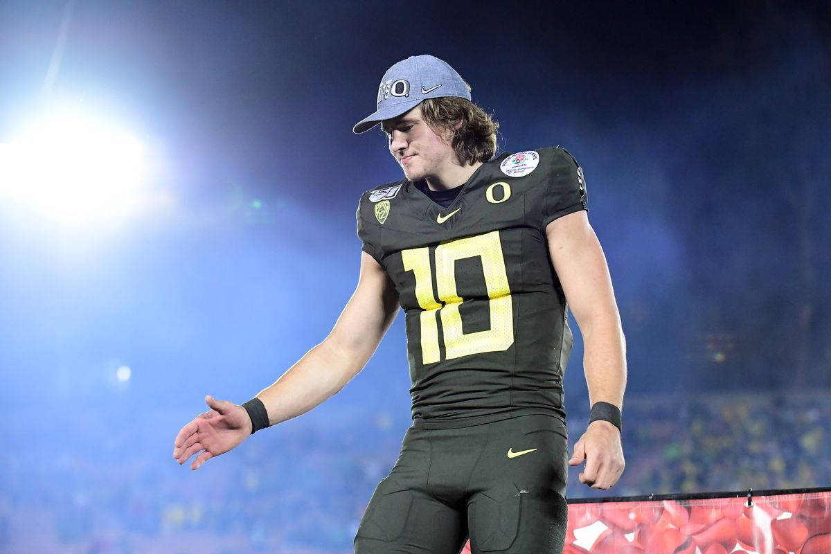 Justin Herbert, black and yellow uniform, number 10, SD Desktop Wallpaper