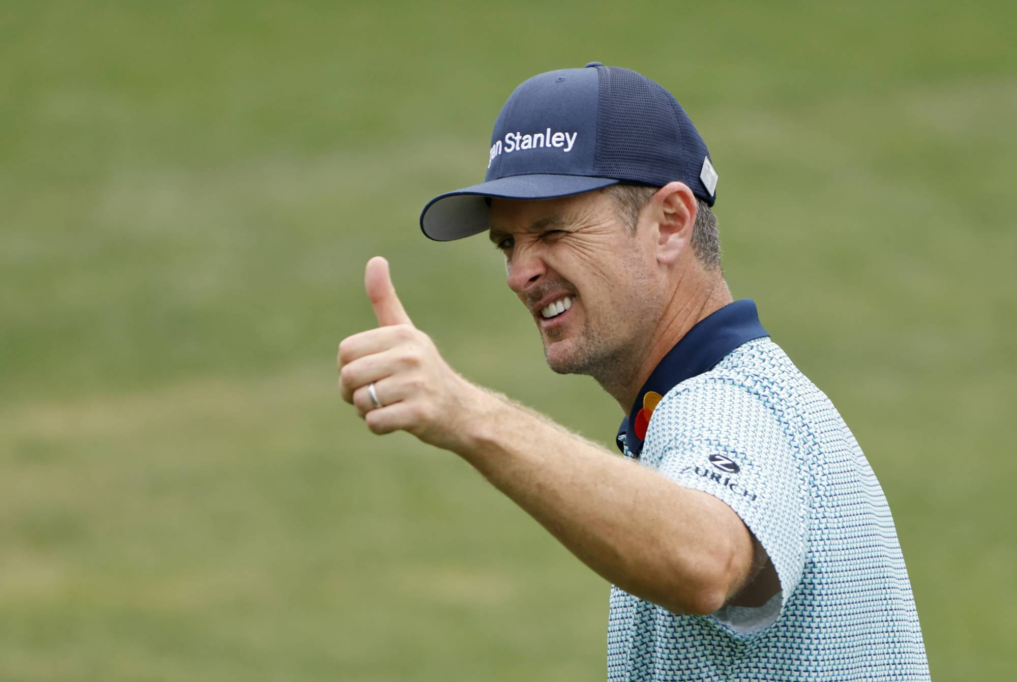 Justin Rose, blue cap, thumbs up, Full HD Desktop Wallpaper