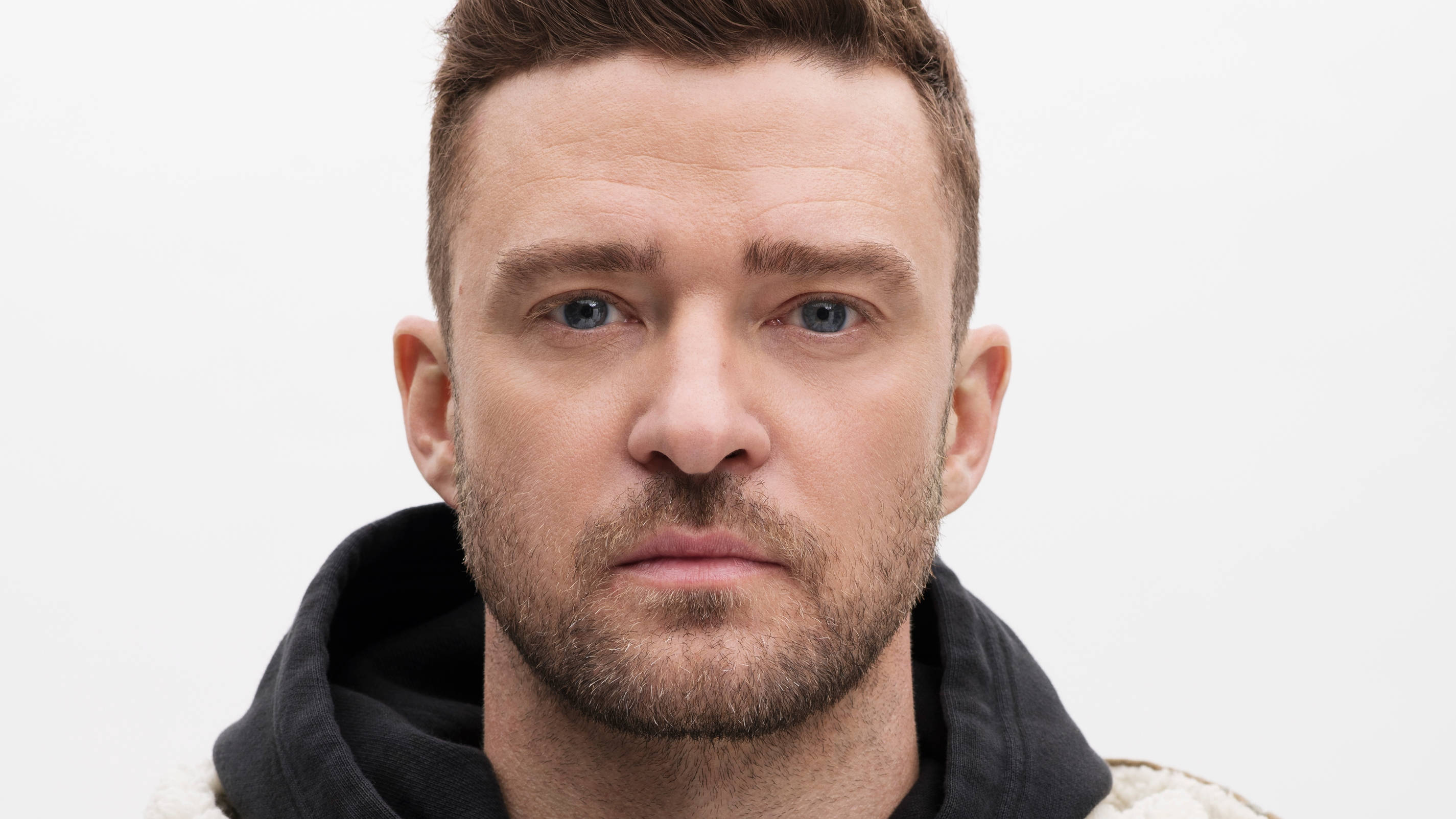 Justin Timberlake, poker face, blue eyes, 2K Desktop Wallpaper