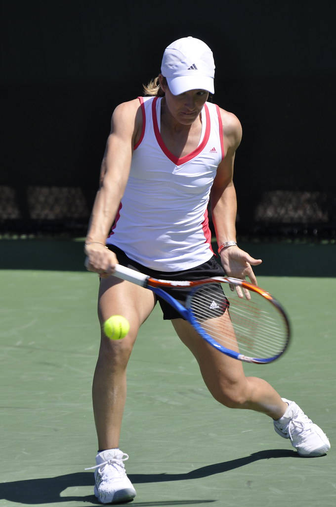 Justine Henin, one handed backhand, white gear, SD Phone Wallpaper