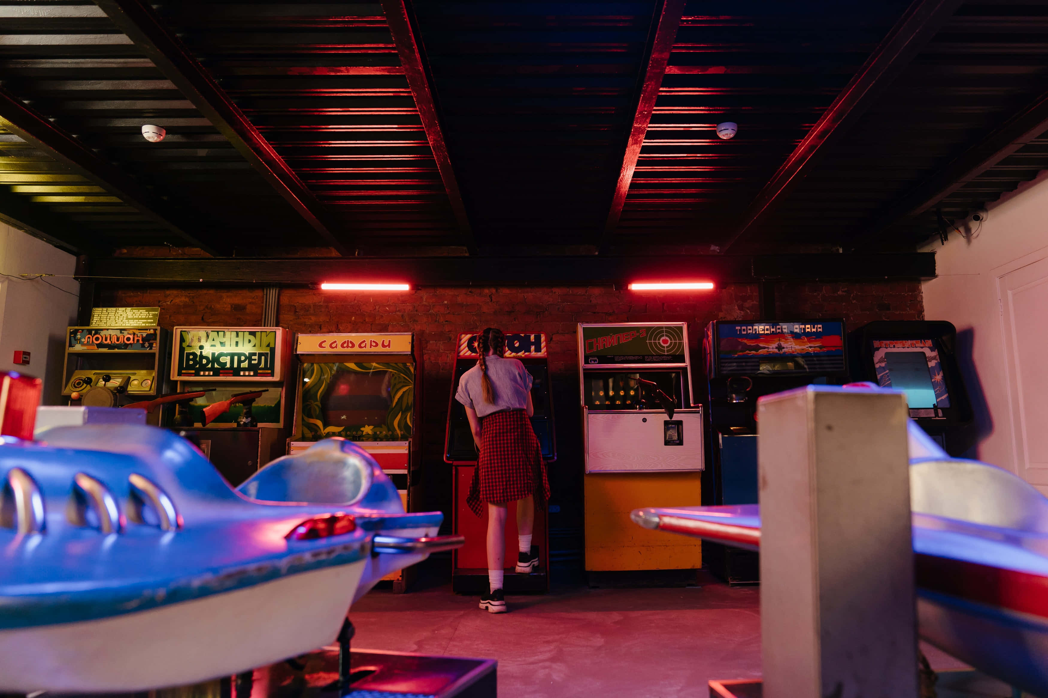 Juvenile, memory arcades, plaid skirt, 2K Desktop Wallpaper