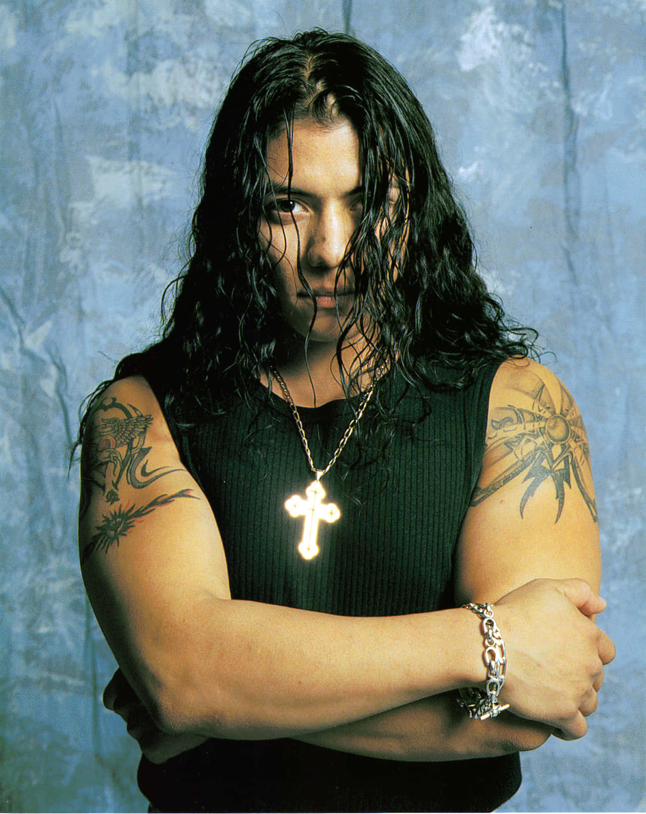 Juventud Guerrera, cross necklace, black tank top, HD Phone Wallpaper