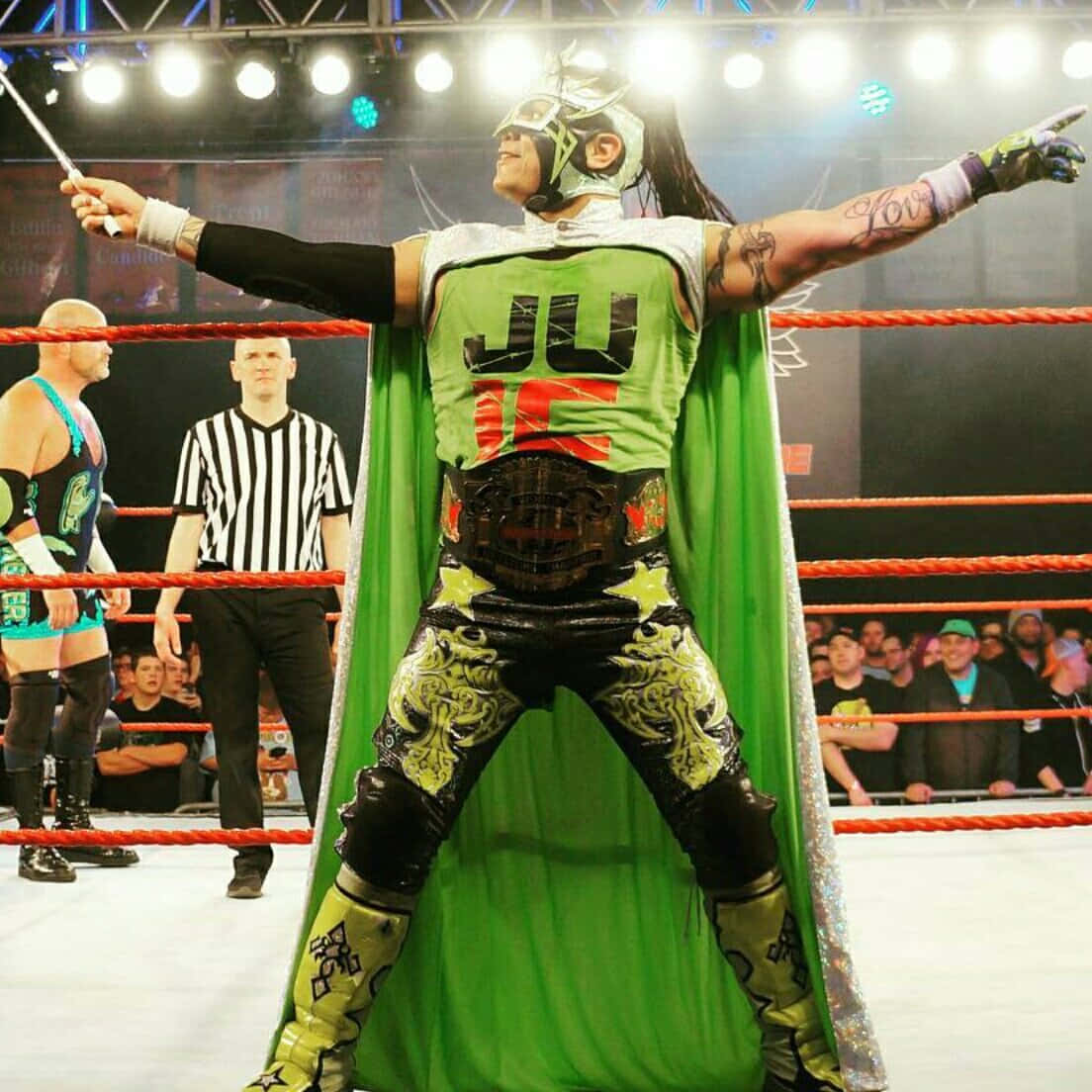 Juventud Guerrera, green and black costume, cape, SD Desktop Wallpaper