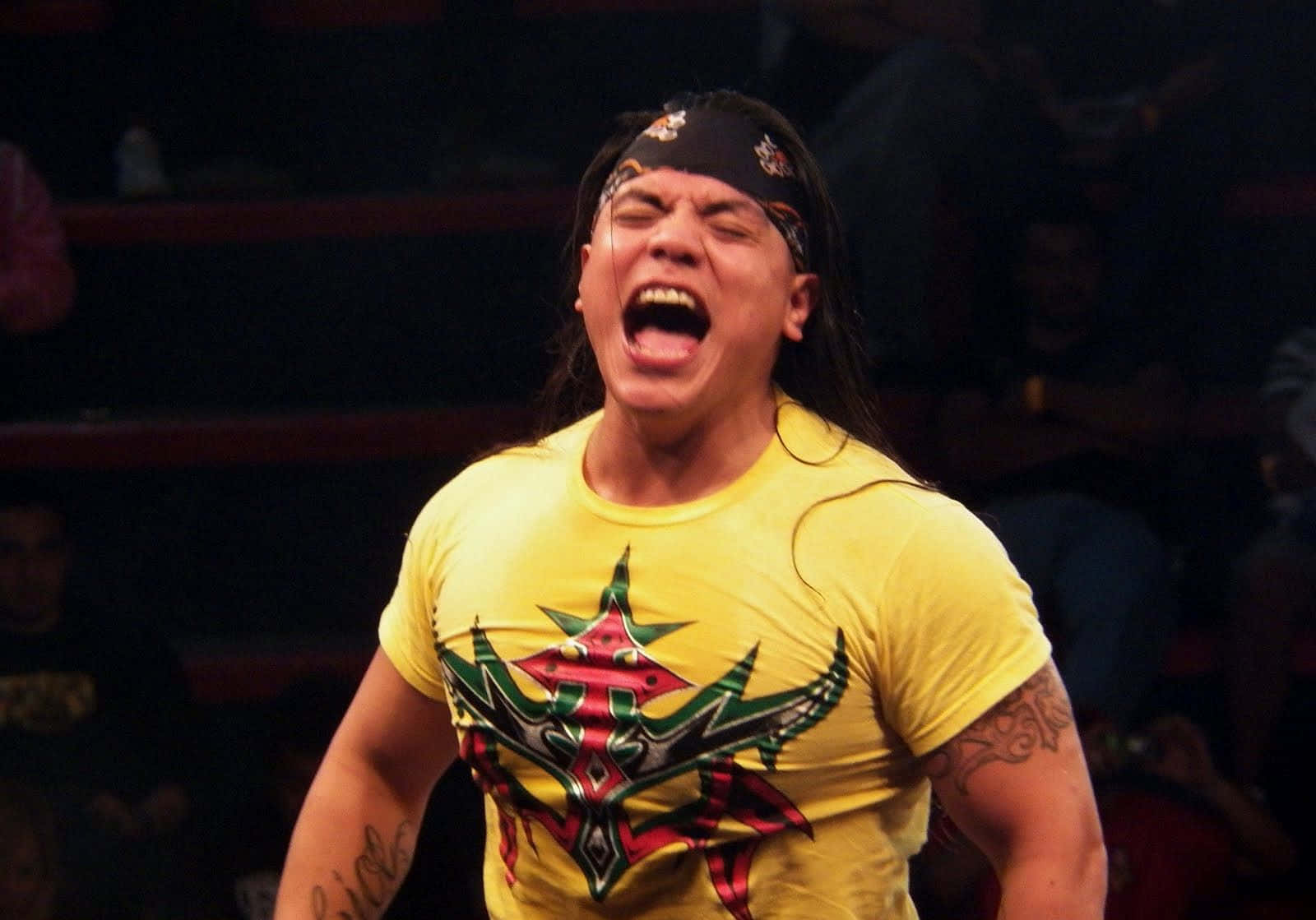 Juventud Guerrera, yellow shirt, red green star design, HD Desktop Wallpaper