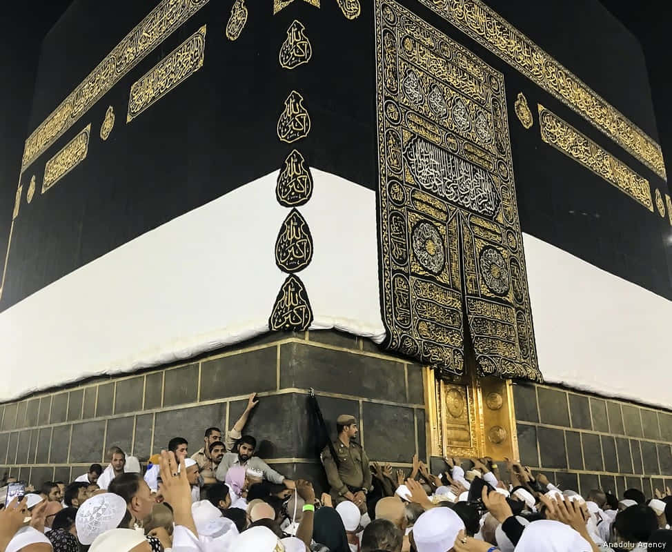 Kaaba, white garments, black and gold, SD Desktop Wallpaper