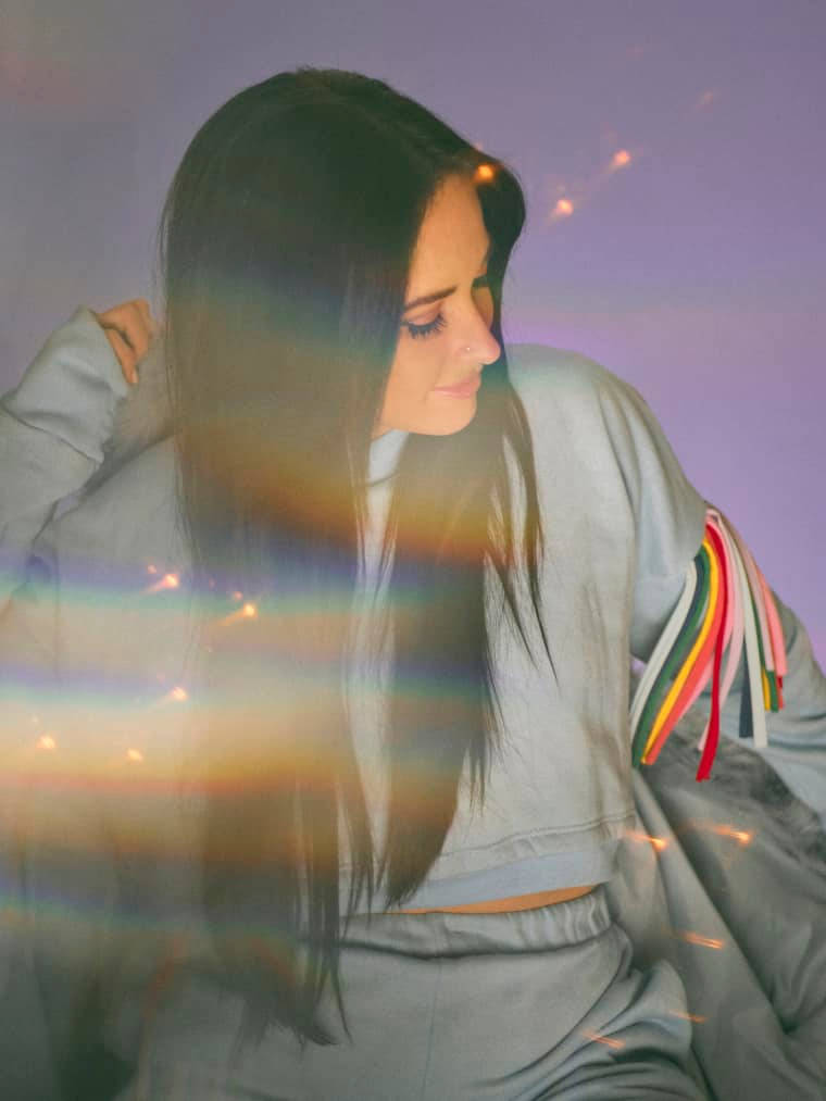 Kacey Musgraves, gray loungewear, rainbow lens flares, SD Phone Wallpaper