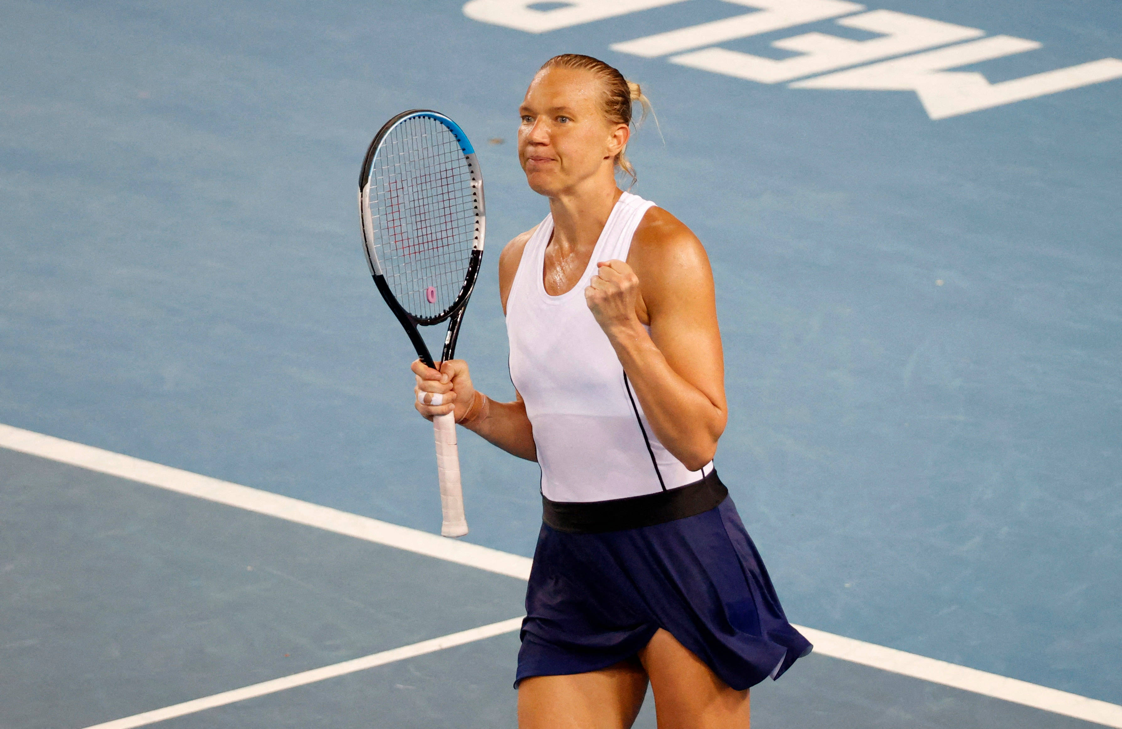 Kaia Kanepi, blue hard court, clenched fist, 2K Desktop Wallpaper