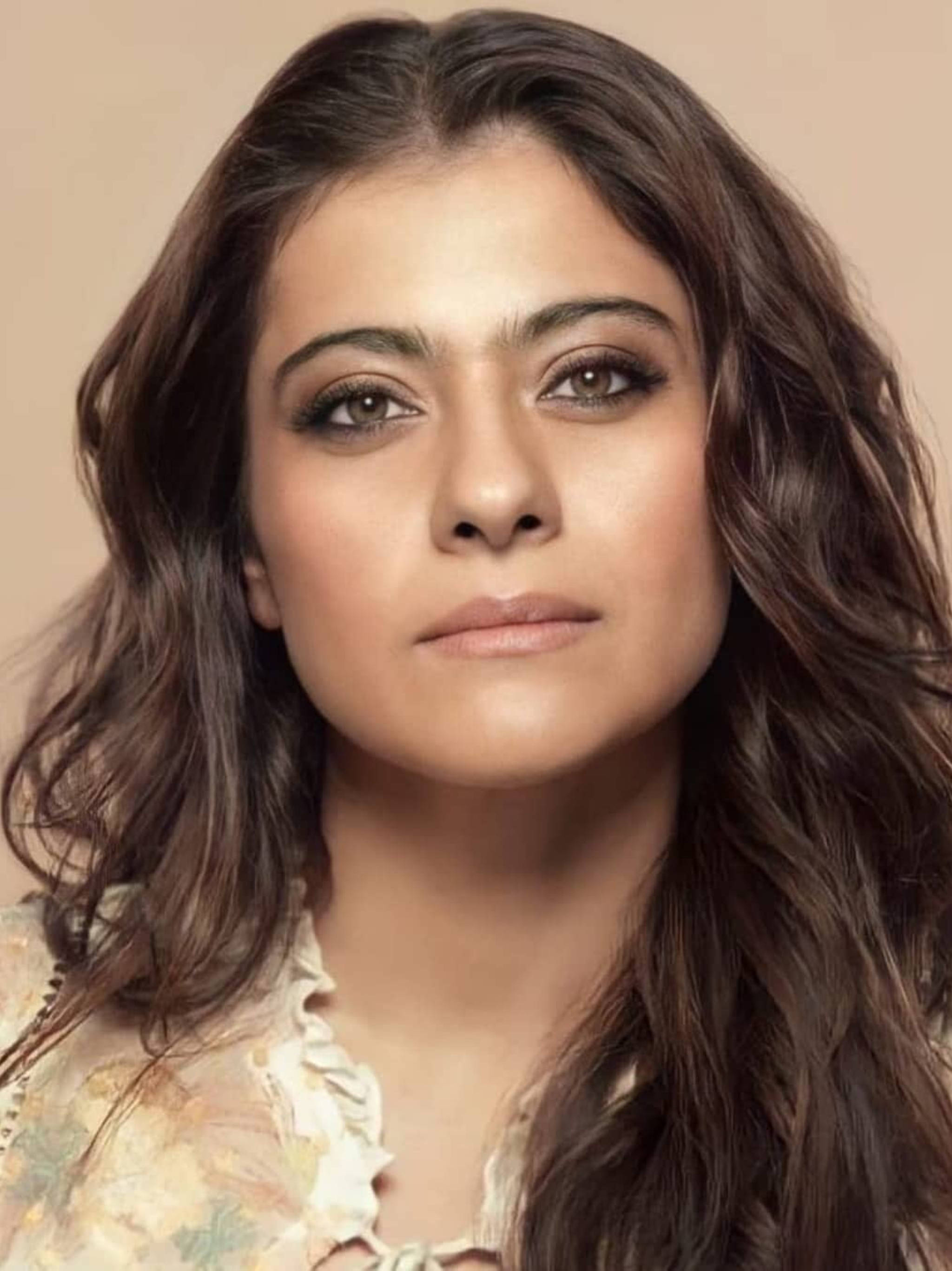 Kajol, wavy brown hair, soft makeup, 2K Phone Wallpaper