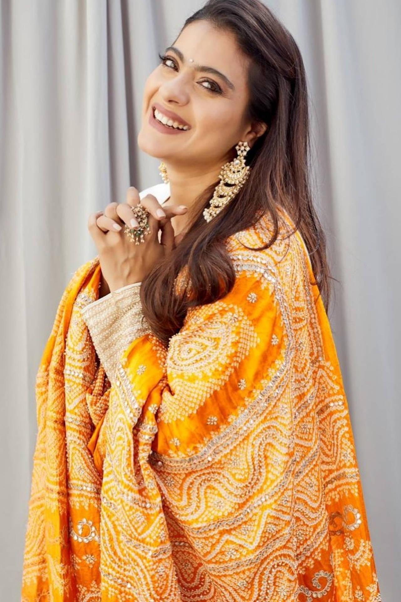 Kajol, yellow dupatta, vibrant orange embroidered outfit, Full HD Phone Wallpaper