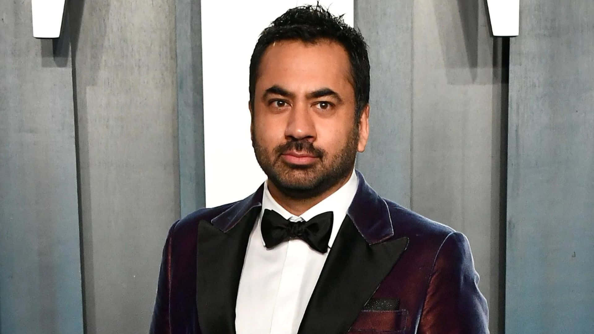 Kal Penn, purple velvet tuxedo, black bow tie, Full HD Desktop Wallpaper