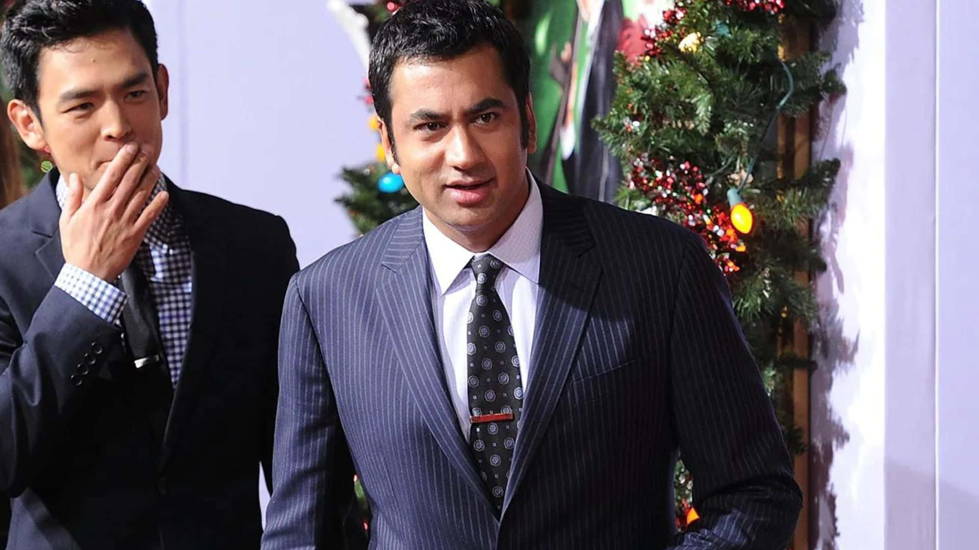 Kal Penn, suit, decorated Christmas tree, Full HD Desktop Wallpaper