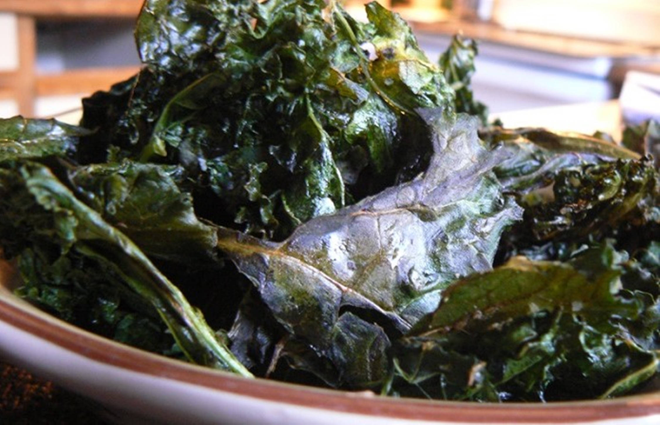 dry kale leaf, crispy roasted kale leaves, oil, Full HD Desktop Wallpaper