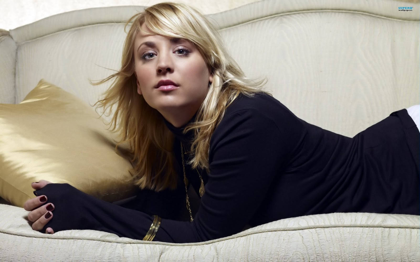 Kaley Cuoco, blonde, black top, HD Desktop Wallpaper