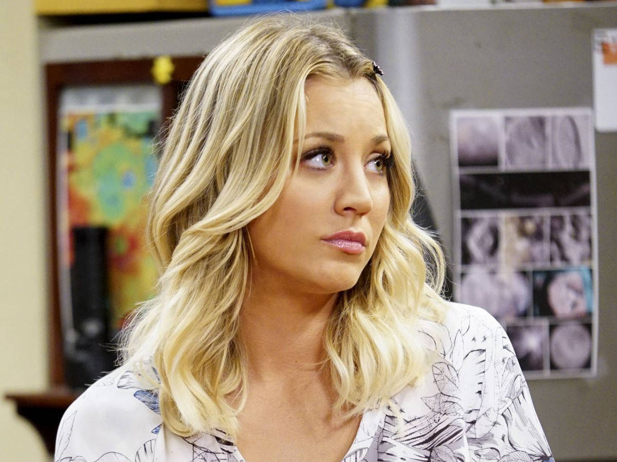 Kaley Cuoco, blonde woman, wavy hair, SD Desktop Wallpaper