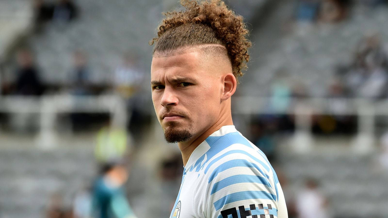 Kalvin Phillips, curly mohawk hairstyle, stadium, HD Desktop Wallpaper