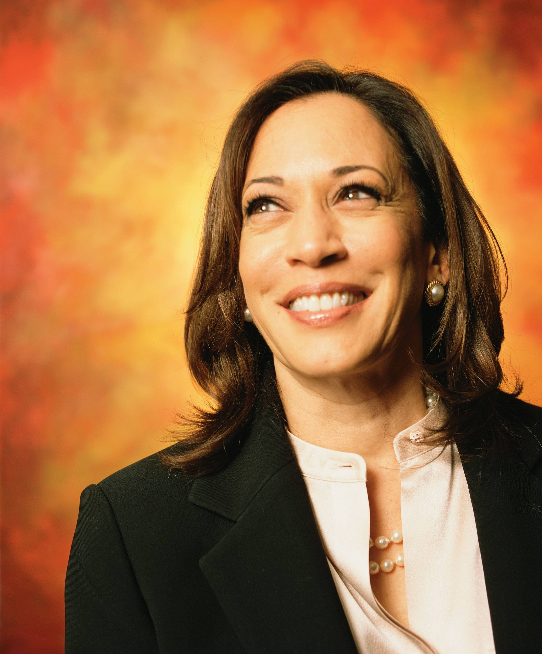 Kamala Harris, black blazer, pearl necklace, 2K Phone Wallpaper