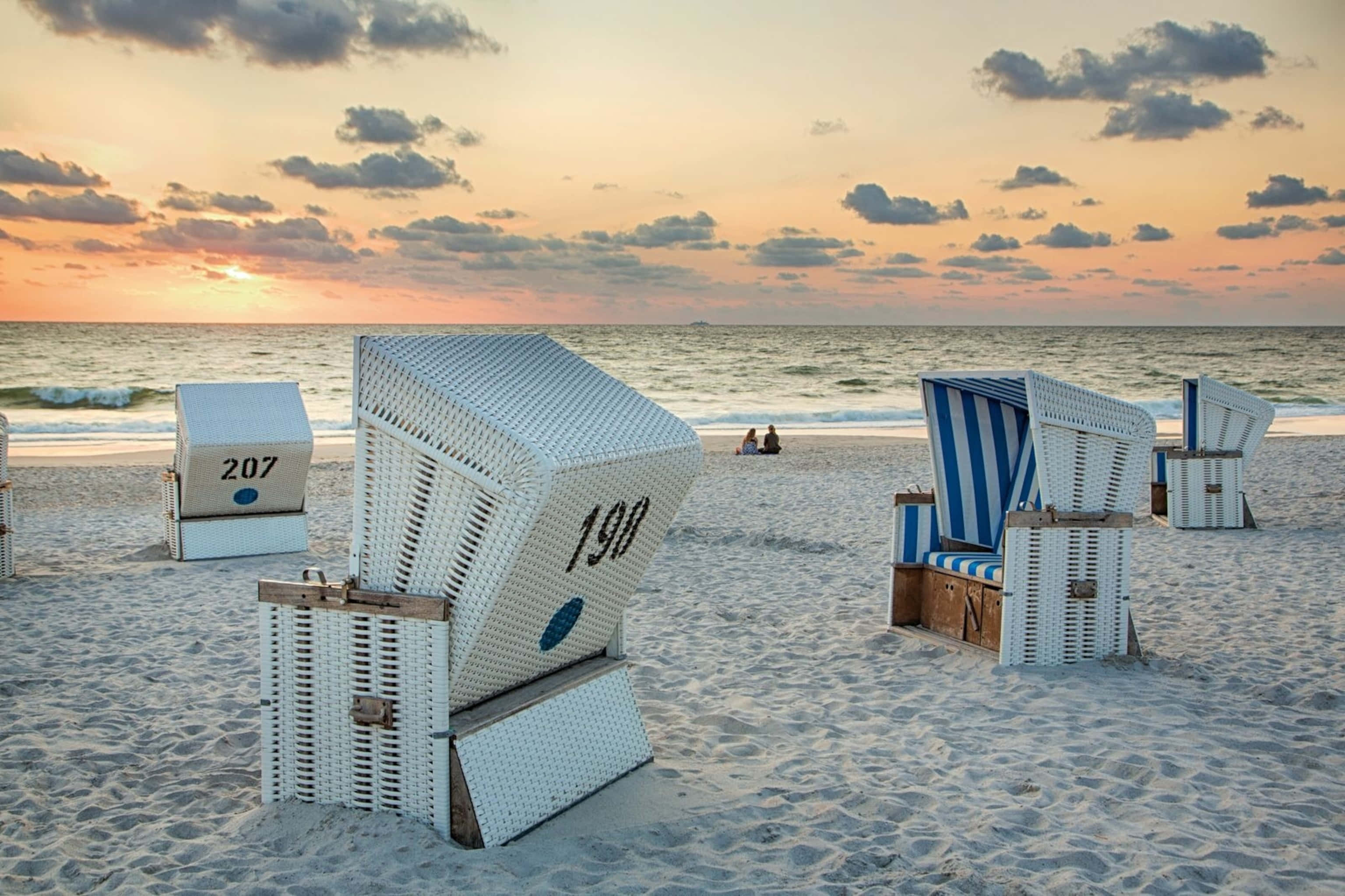 Kampen, beach sunset, strandkorb chairs, 2K Desktop Wallpaper